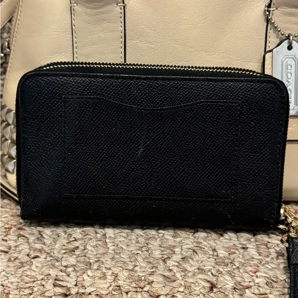 Coach bundle!!! Coach crossbody purse and Coach wallet! - Picture 7 of 11